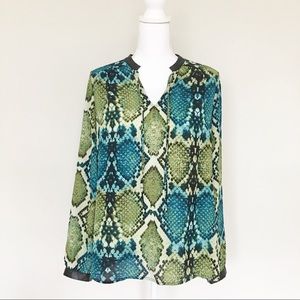 🌸 Zac & Rachel Snakeskin Blouse